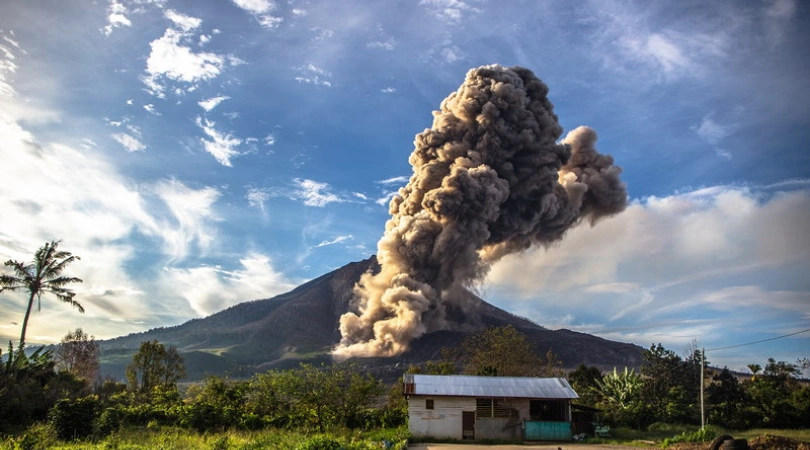 BPBD Banyuwangi Tanggapi Erupsi Gunung Raung, Warga Dihimbau Waspada (Media Suaragong)