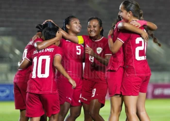 Tim nasional putri Indonesia meraih gelar juara Piala AFF Putri 2024 usai menaklukkan Kamboja dengan skor 3-1 di laga final.