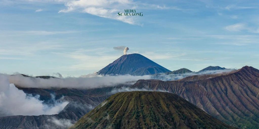 BBTNBTS Umumkan Penutupan Jalur Pendakian Gunung Semeru pada Januari 2025