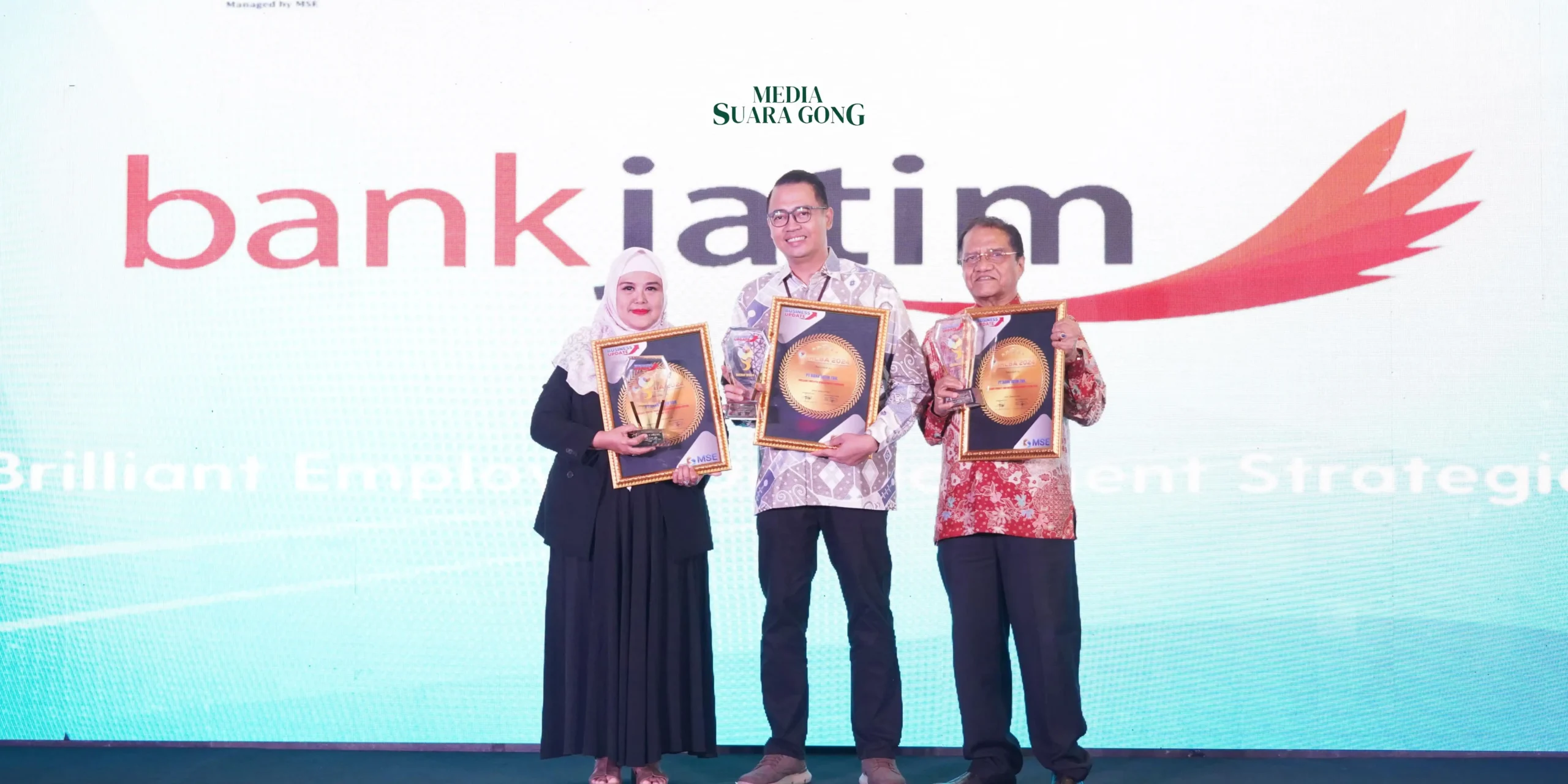 Bank Jatim Boyong Penghargaan Dalam Ajang IHCBA dan IPRA 2025