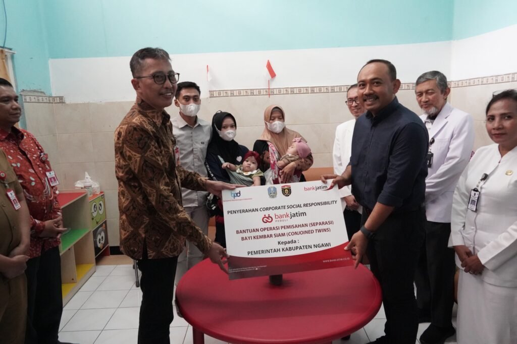 Bank Jatim resmi berikan bantuan CSR