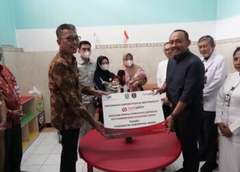 Bank Jatim resmi berikan bantuan CSR