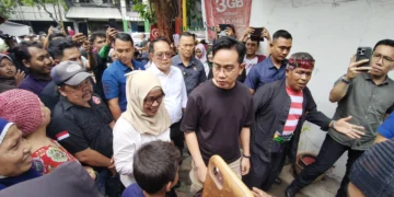 Dampingi Wapres Gibran Berbagi Buku dan Susu di Kapasan, Pj. Gubernur Adhy Pastikan Asta Cita di Jatim Berjalan Lancar