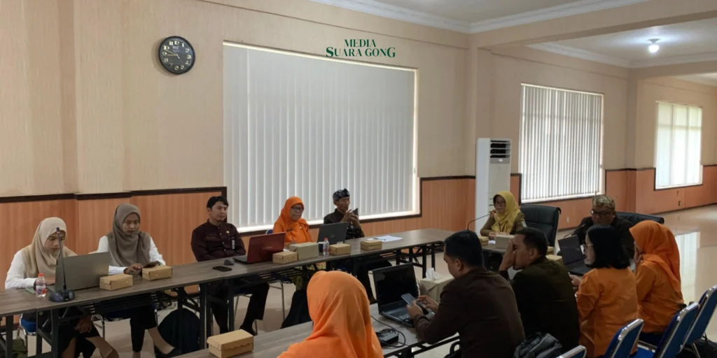 Dinas Lingkungan Hidup Kabupaten Lumajang Dampingi Sekolah Calon Adiwiyata