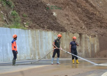 Hujan Lebat di Lumajang Picu Longsor di Jalur Piket Nol KM 55