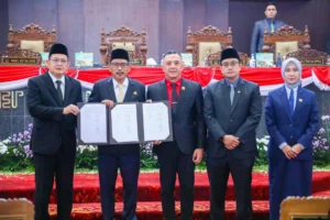 Perda Ditetapkan Pj. Gubernur Adhy Optimis BPR Jatim Dorong Ekonomi dan UMKM Naik Kelas