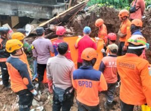 Tragedi Longsor Jombang Tim SAR Kerja Keras Temukan Semua Korban