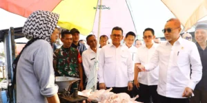 Pj Gubernur Adhy Bersama Menko Pangan dan Mendag Tinjau Pasar Juanda : Pastikan Harga dan Stok Aman