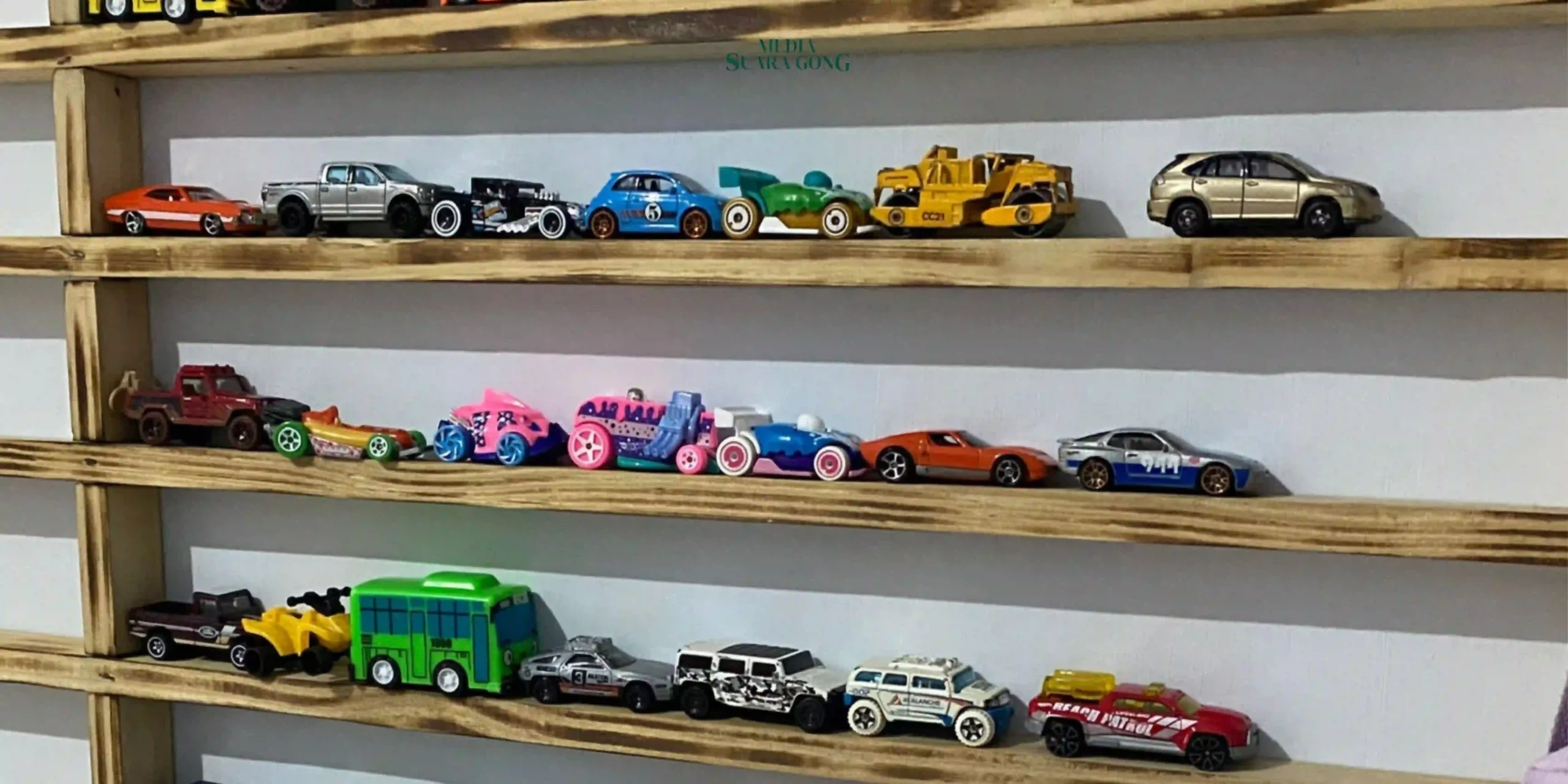 Hot Wheels adalah salah satu merek mainan diecast yang sangat populer di kalangan kolektor