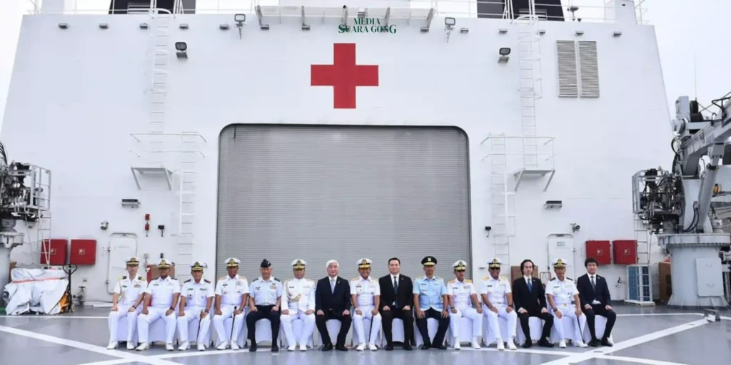 Kapal Rumah Sakit dr. Radjiman Wedyodiningrat-992