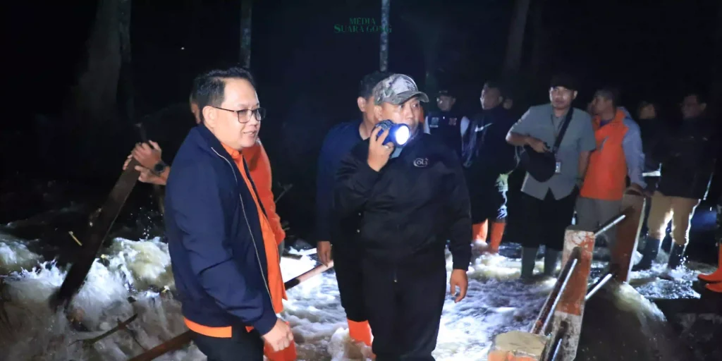 Pj. Gubernur Jatim Gerak Cepat Tinjau Banjir Bandang di Bondowoso