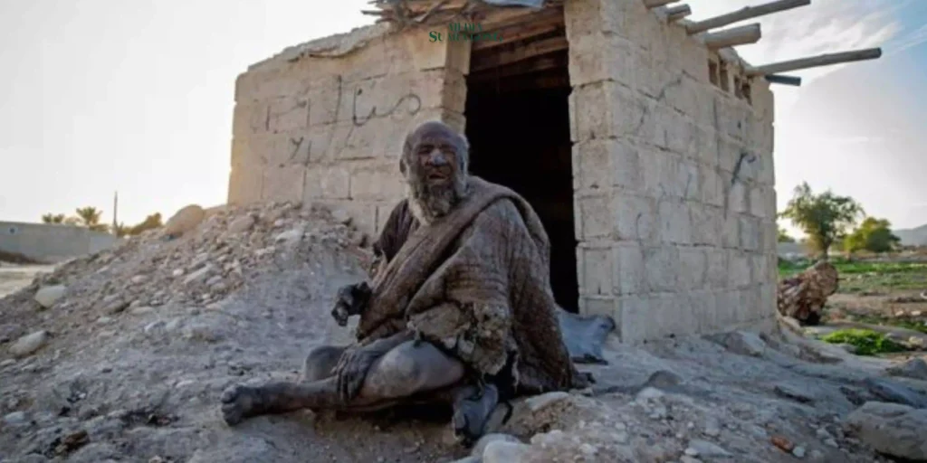 Nama Amou Haji, seorang petapa asal Iran, dikenal dunia dengan julukan "Pria Terjorok di Dunia", Tak mandi selama 6 dekade