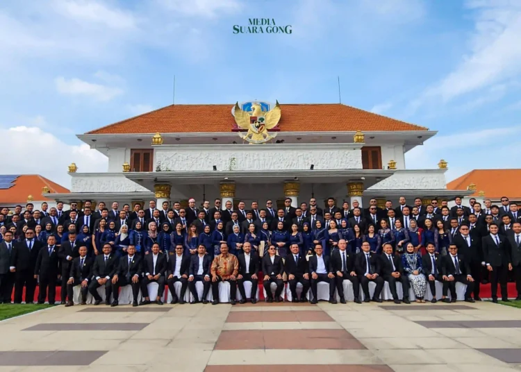 Saksikan Pelantikan BPD HIPMI Jatim 2025-2028, Pj. Gubernur Adhy Pesankan Semangat _Agent of Change_ Ekosistem Perekonomian