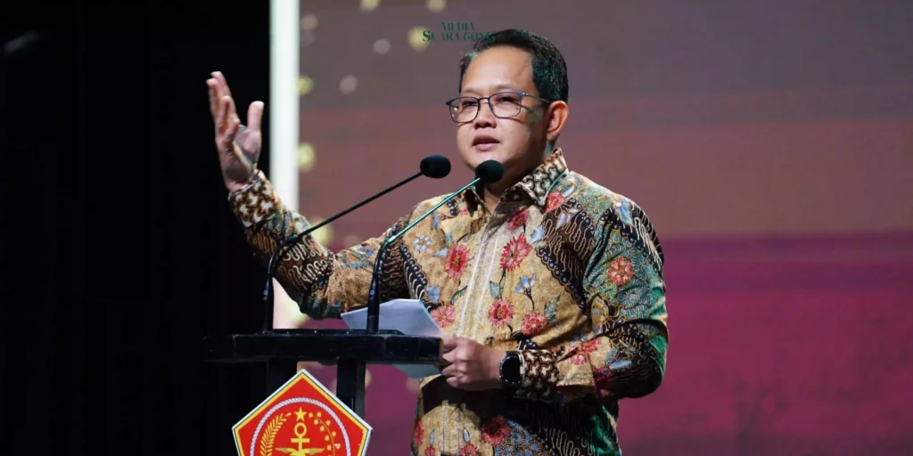 Pj Gubernur Jawa Timur Hadiri Peringatan Natal Bersama TNI, Polri & Masyarakat Wilayah Kogartap III/Surabaya di Gereja Mawar Sharon Tegalsari