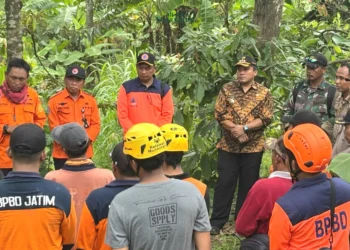 Tim BPBD Jatim merespon cepat kejadian bencana tanah longsor di Dusun Jumok, Desa Sambirejo, Kec Wonosalam, Kabupaten Jombang