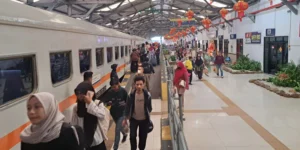 205 Ribu Pelanggan Pilih Gunakan KA di Long Weekend