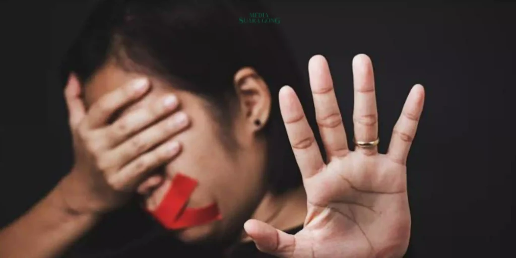 Masyarakat bisa melaporkan kasus Kekerasan Dalam Rumah Tangga (KDRT) dengan mudah menggunakan fitur baru di aplikasi SATUSEHAT Mobile.