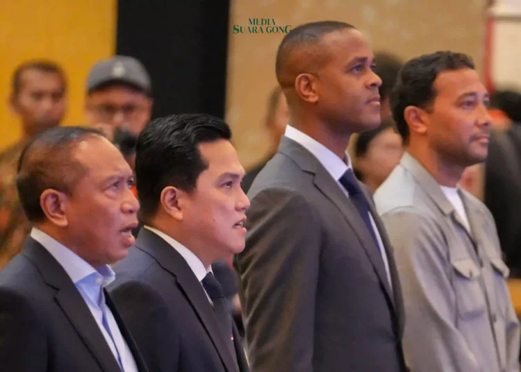 Resmi Pelatih Baru Timnas Indonesia, Patrick Kluivert menegaskan bahwa pemain lokal akan menjadi fokus perhatiannya