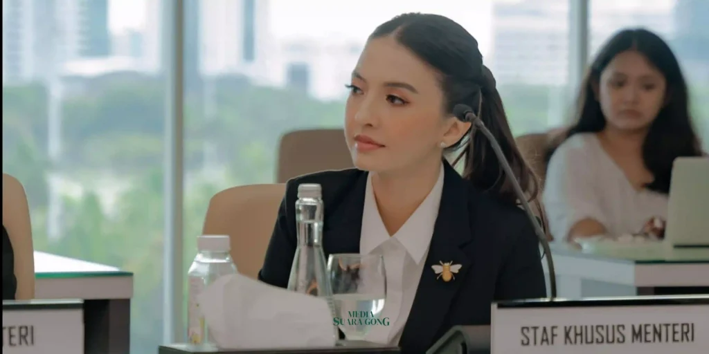 Aktris berbakat Raline Shah kini menjabat sebagai Staf Khusus Menteri Komunikasi dan Digital (Komdigi), Meutya Hafid