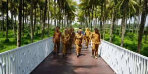 Selesai Diperbaiki, Pj. Bupati Lumajang Tinjau Langsung Pemandian Alam Selokambang