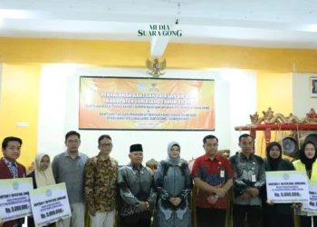 Yayasan GN-OTA Lumajang Salurkan Bantuan untuk Mahasiswa dan Siswa SD