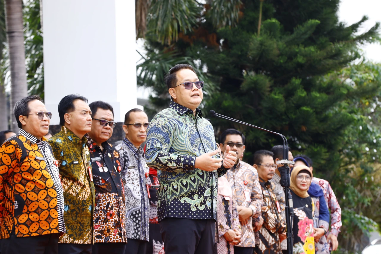 pj adhi pimpin apel pagi pemprov jatim