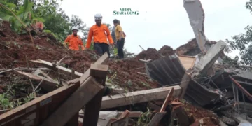 Pencarian Korban Longsor di Jombang Ditunda Akibat Hujan Deras (Media Suaragong)