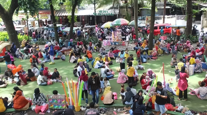 Pemkab Jombang Lanjutkan Penataan PKL di Pujasera Kebonrojo (Media Suaragong)