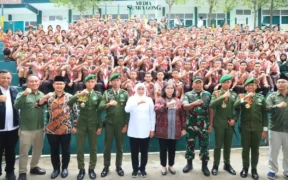 Gubernur Khofifah ajak para murid SMA dan SMK di Jawa Timur (Jatim) untuk ikut program Belajar ‘Ramadan Produktif’