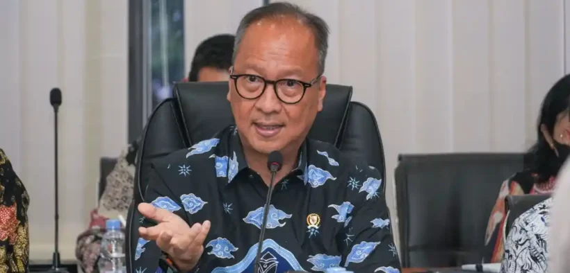 Pemerintah Indonesia dan Apple Inc. dikabarkan telah Sepakat untuk mencabut larangan distribusi iPhone 16 dan mendapat skema baru investasi