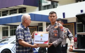 Sambut bulan suci Ramadan, Polres Batu menggelar kegiatan Bakti Sosial atau Baksos Polri Presisi dengan membagikan 165 paket sembako