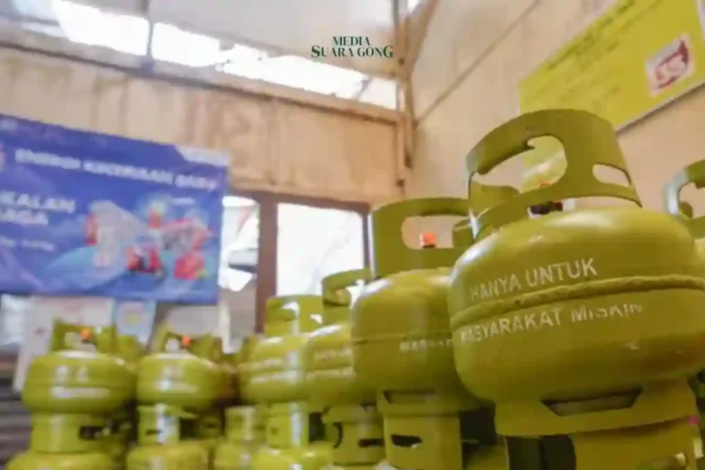 Kini, warung-warung yang selama ini hanya menjadi pengecer bisa secara resmi mendaftar sebagai sub pangkalan LPG 3 kg Subsidi