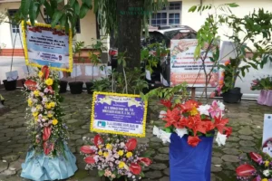 Pelantikan Kepala Daerah Lamongan: karangan Bunga Diganti Bibit Pohon