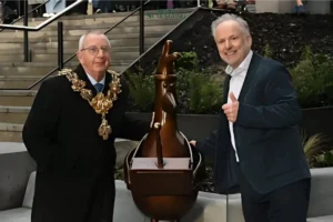 Patung Feathers McGraw Muncul di Preston