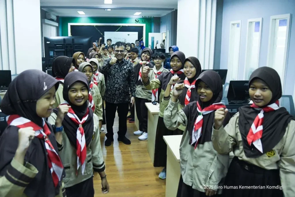 Komdigi Ajak Siswa SD Belajar Coding Sejak Dini