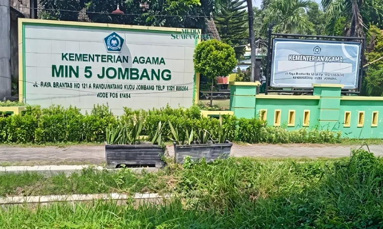 MIN 5 Jombang Diduga Jual LKS, Aktivis Minta Dihentikan (Media Suaragong)