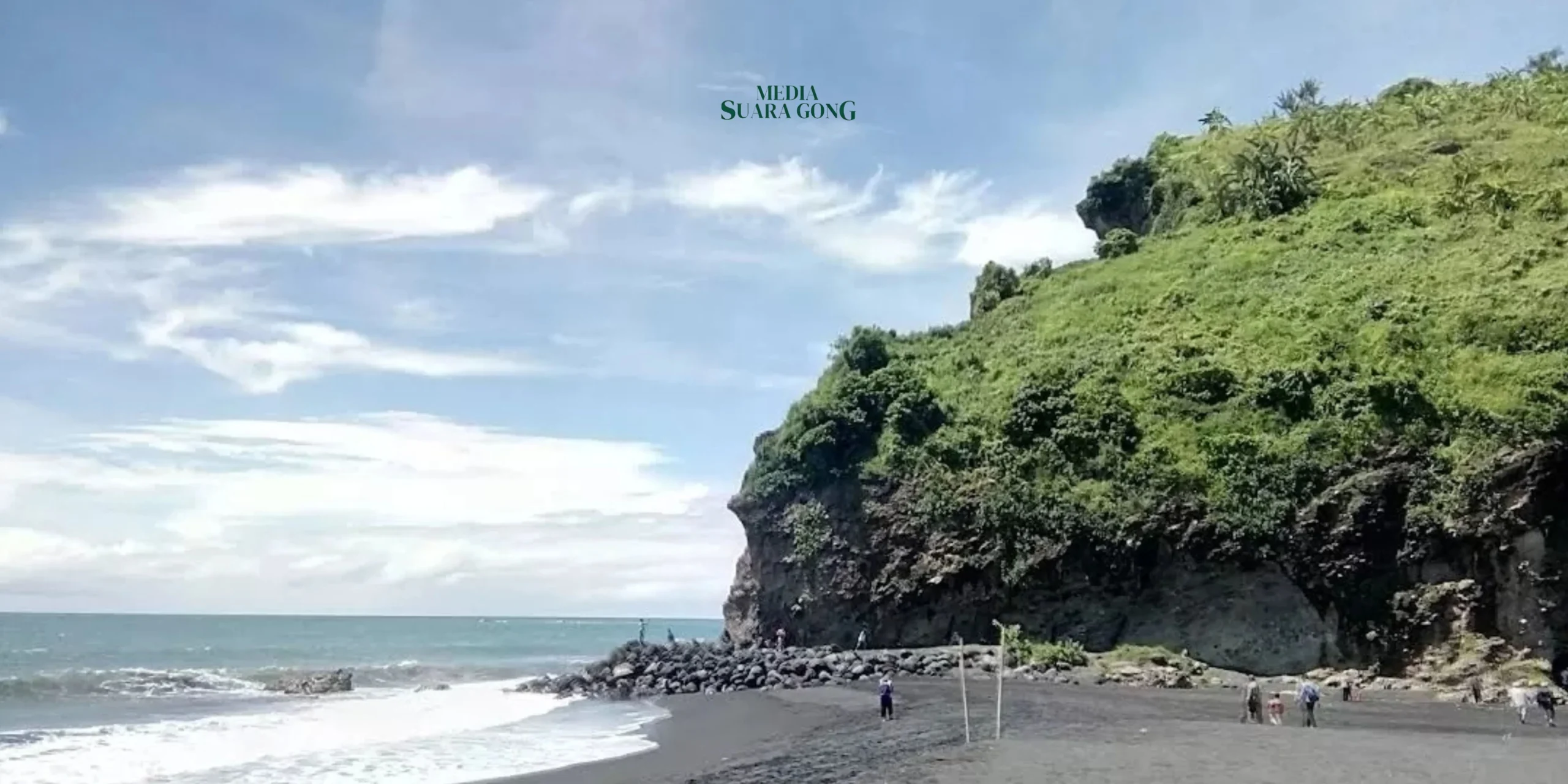 Pantai Dampar, Destinasi Surfing Unggulan di Lumajang yang Semakin Mendunia