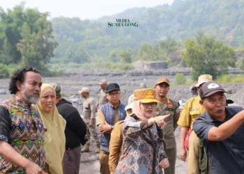 Pj. Bupati Lumajang Tinjau Pembangunan Jalan Alternatif Angkutan Tambang