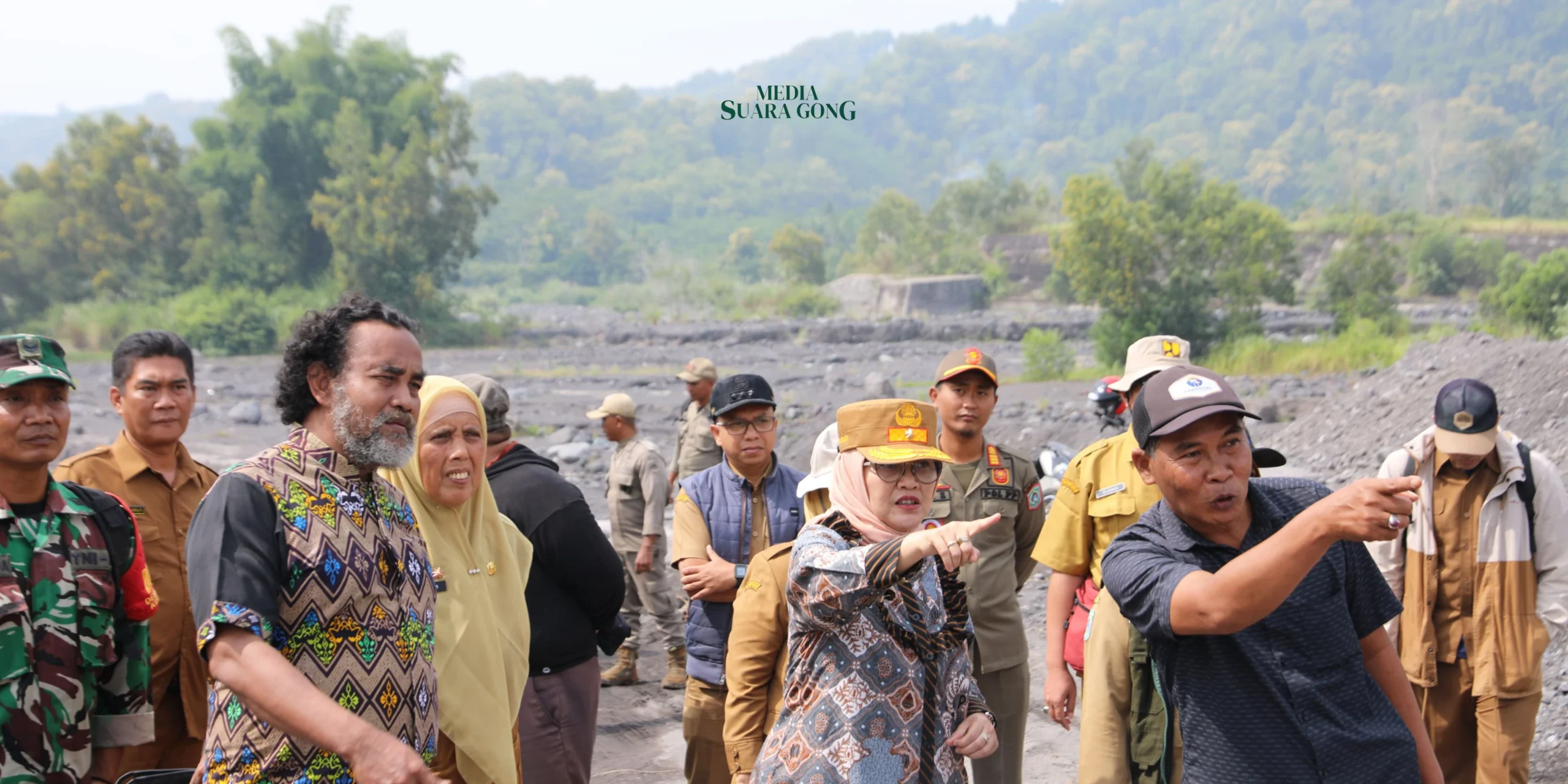 Pj. Bupati Lumajang Tinjau Pembangunan Jalan Alternatif Angkutan Tambang