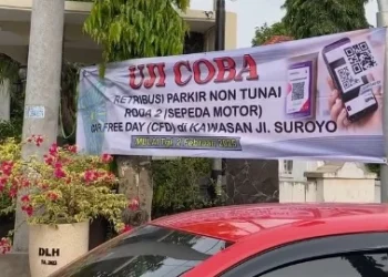 Poster pemberitahuan ujicoba pembayaran QRIS untuk parkir CFD Probolinggo