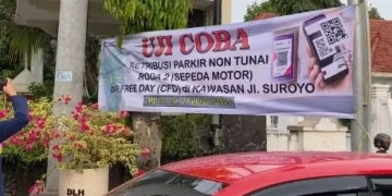 Poster pemberitahuan ujicoba pembayaran QRIS untuk parkir CFD Probolinggo