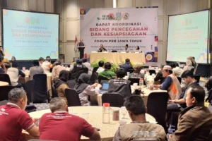 Rakor FPRB Jatim, Kalaksa BPBD Ajak Relawan Rancang Aksi Bermanfaat untuk Bulan PRB 2025