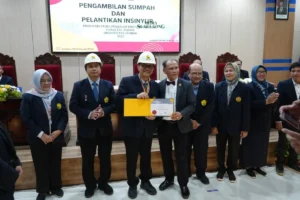 Rektor UNEJ Terima Gelar dalam Pelantikan Insinyur 2025