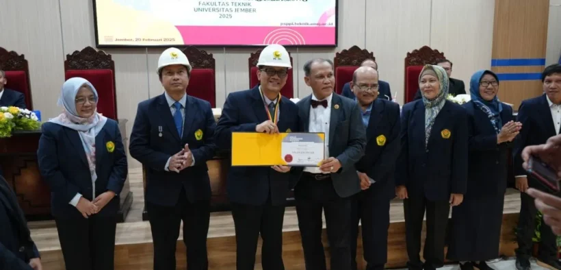 Rektor UNEJ Terima Gelar dalam Pelantikan Insinyur 2025