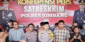 Polres Jombang berhasil mengungkap kasus pembunuhan dari mayat yang ditemukan di hutan Kabuh, Kabupaten Jombang.