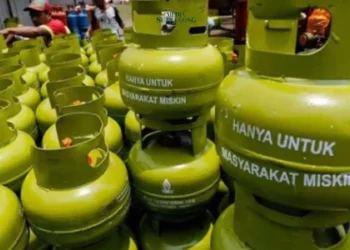 Ketua Banggar DPR RI, Said Abdullah mencermati situasi tentang kelangkaan Gas LPG 3 Kg yang terjadi tengah masyarakat akibat kebijakan Baru