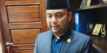 Menurut BPS Provinsi Jawa Timur, masyarakat Madura menempati rating terendah di sektor IPM (Indeks Pembangunan Manusia)