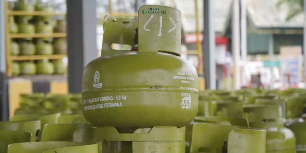 Haram Hukumnya!!. Majelis Ulama Indonesia (MUI) menegaskan bahwa orang kaya yang mengonsumsi gas elpiji 3 kg dan pertalite bersubsidi termasuk dalam kategori haram.