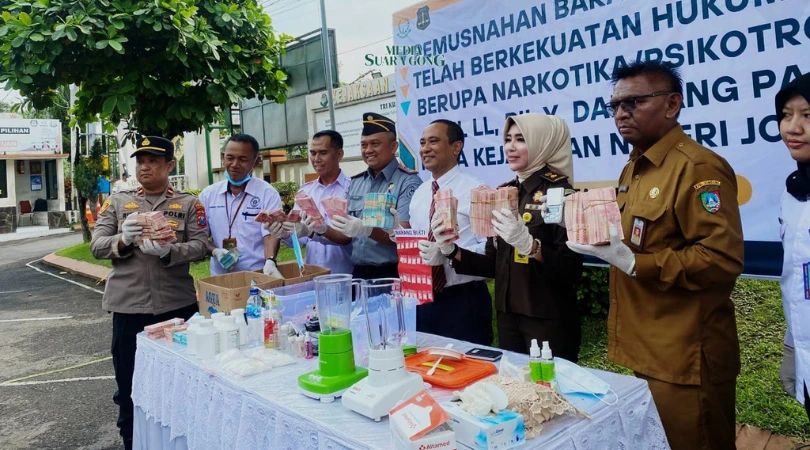 Kejari Jombang Musnahkan Barang Bukti 115 Kasus (Media Suaragong)