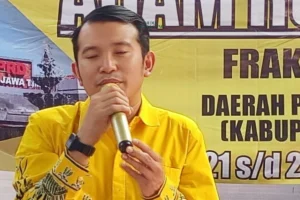 Adam Rusydi DPRD Jatim Berikan Dukungan Serahkan Bantuan Komputer dan Laptop